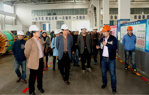 2015年11月21日，市光华高中党员、教师来聚鑫汇电缆参观