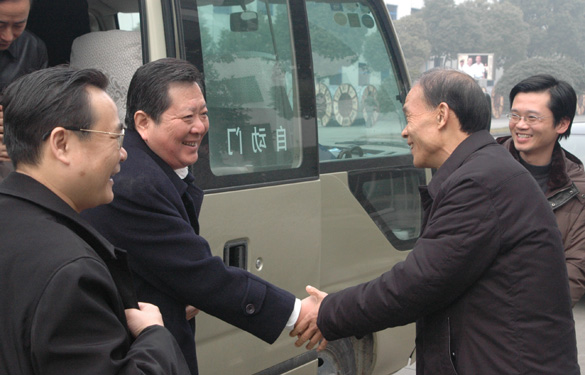 中国浦东干部学院副院长王金定一行来江苏聚鑫汇电缆集团参观考察