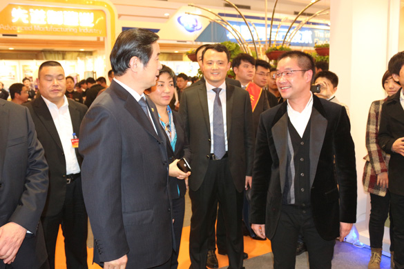 江苏省青商会科技创新成果展上 史和平副省长驻足参观聚鑫汇集团三代核电AP1000壳内电缆
