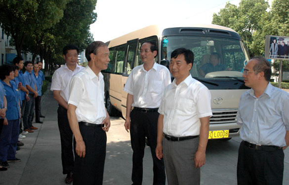 溧阳市委书记盛建良等领导慰问聚鑫汇一线员工