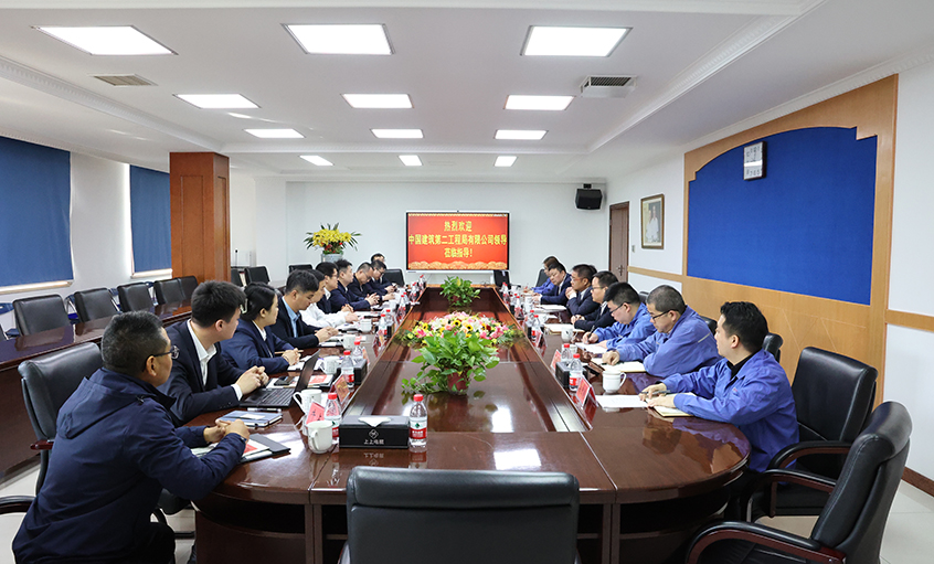 中建二局商务管理部副总经理李运涛一行来聚鑫汇电缆参观交流