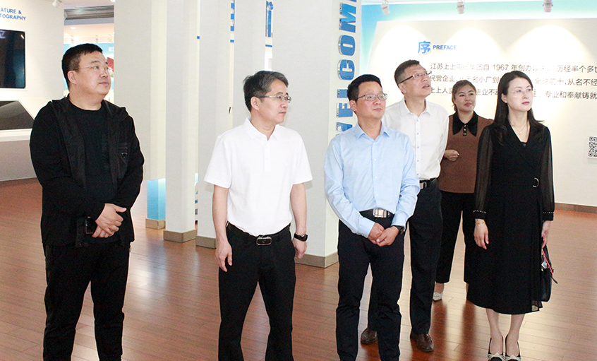 葫芦岛市龙港区区委常委、统战部部长揣宝迎一行来聚鑫汇电缆调研